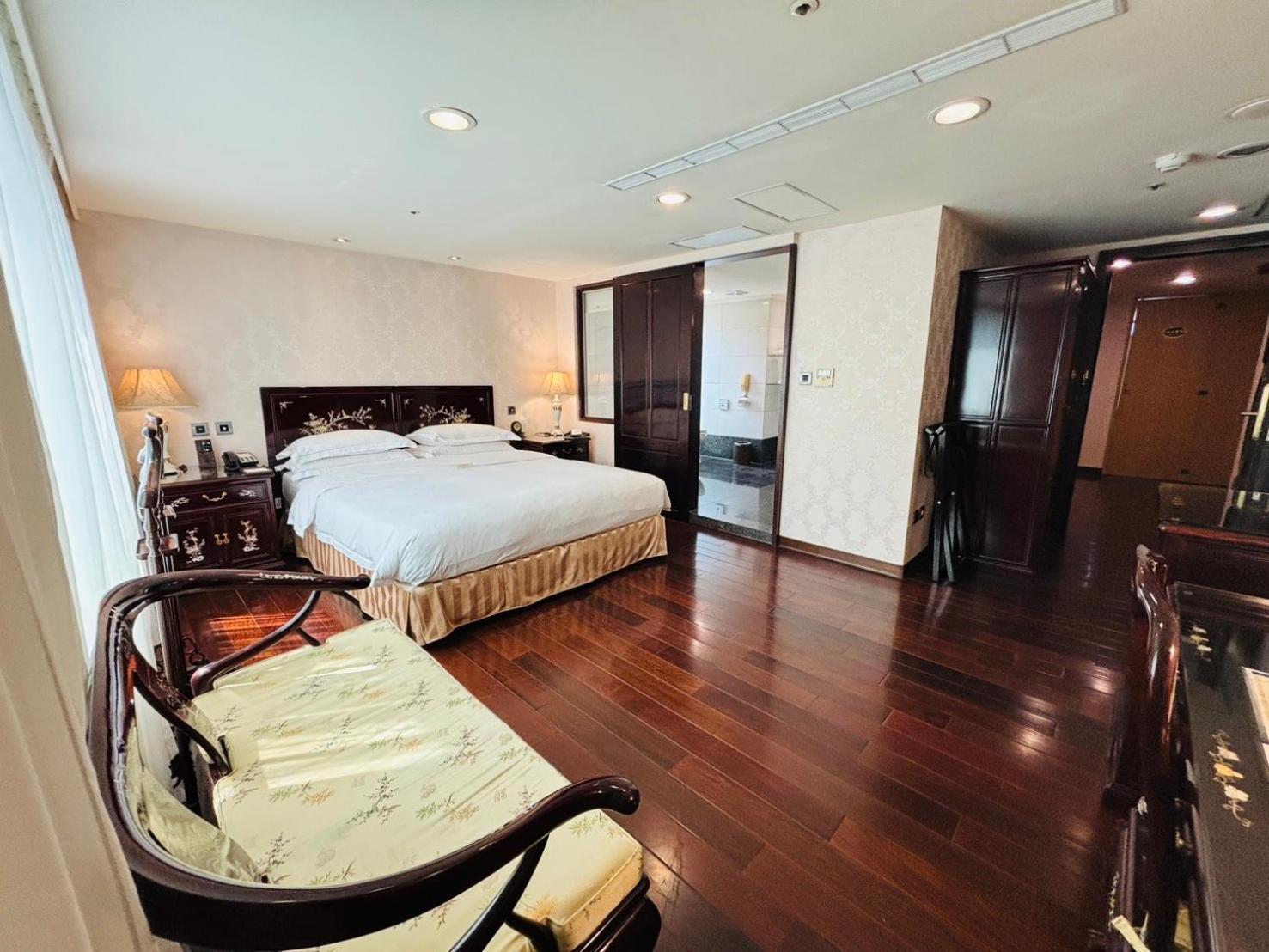 Royal Seasons Hotel Taipei ‧ Nanjing W. Exterior foto